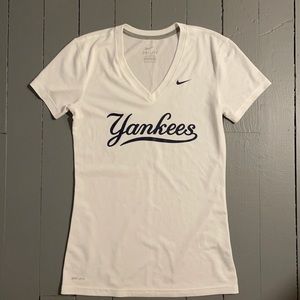 Nike Dri Fit Yankees Vneck Tshirt